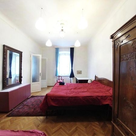 Casa Antica - Historical Apartment In Old City Center Trieste Habitación foto